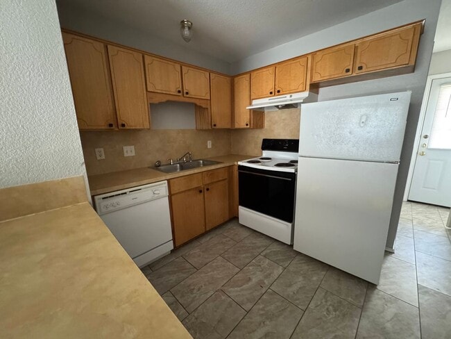 Building Photo - 4001 Doraine Ct