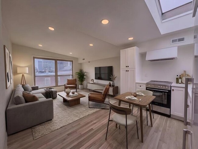 Photo - 1936 Green St Apartment