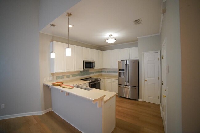 Building Photo - 1121 Mosswood Chase