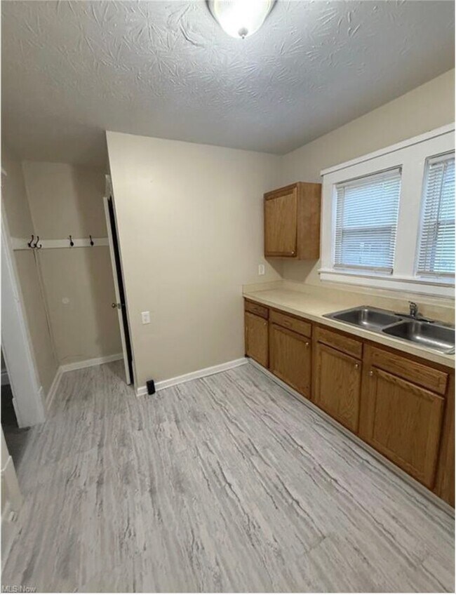 Foto del edificio - 3 Bedroom with Massive Primary Suite and Flexible Bonus Space