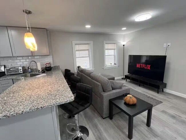 Foto del edificio - 14 Lathrop St