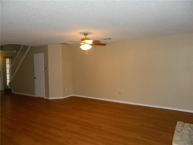 Foto del edificio - 12912 Steeple-Chase Dr