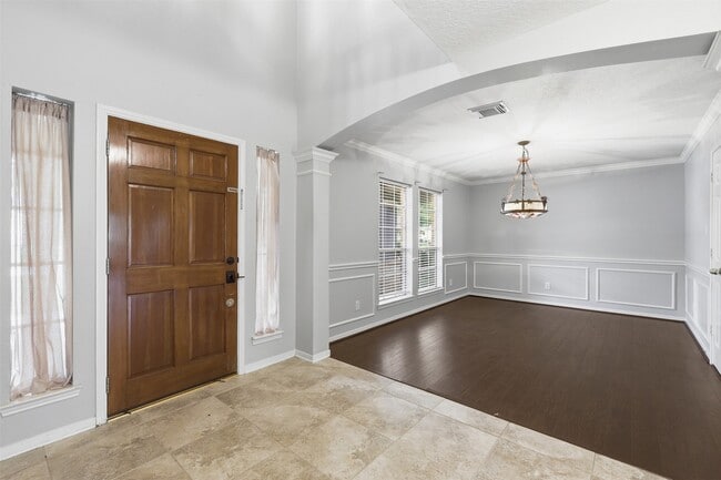 Foto del edificio - 24815 Butterwick Dr