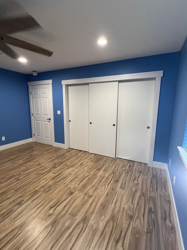 Building Photo - 1BED1BATH - Spacious Country Living in the City - BONUS ROOM, MINI SPLIT AC, PRIVATE PARKING, FEN...