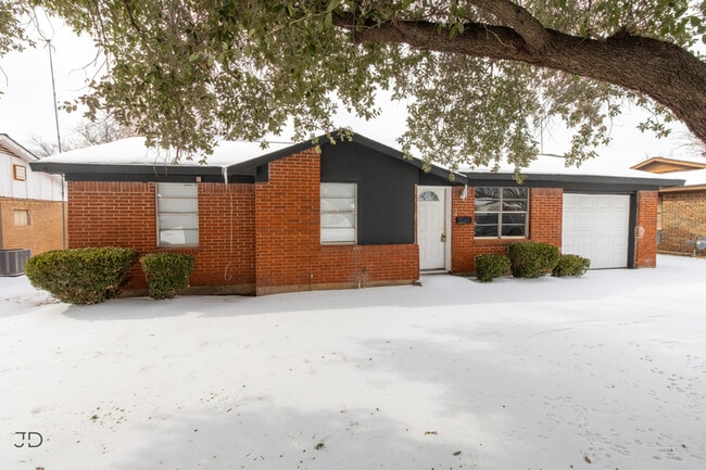 Building Photo - 1708 Cimarron Trail