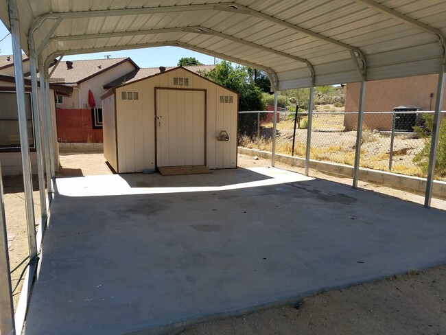 Building Photo - Welcome to your 2 bedroom 1 bath home!