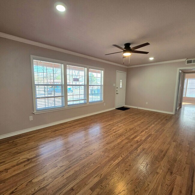Foto del edificio - Charming remodeled 3-bedroom home for lease!