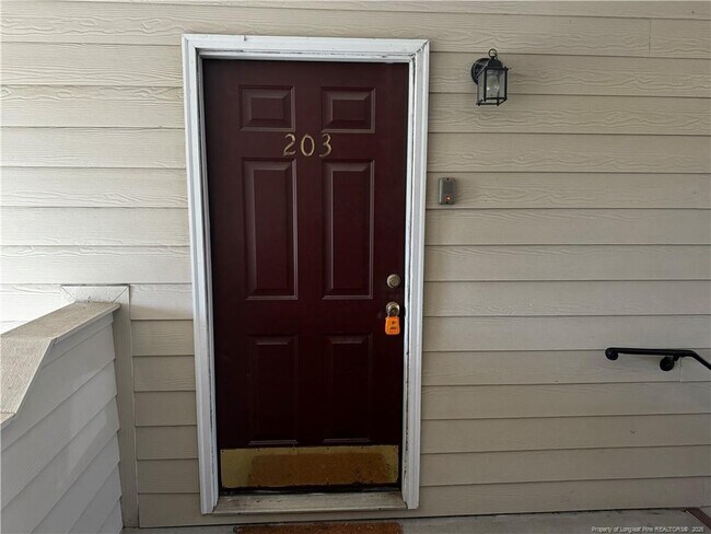 Building Photo - 1811 Balmoral Dr