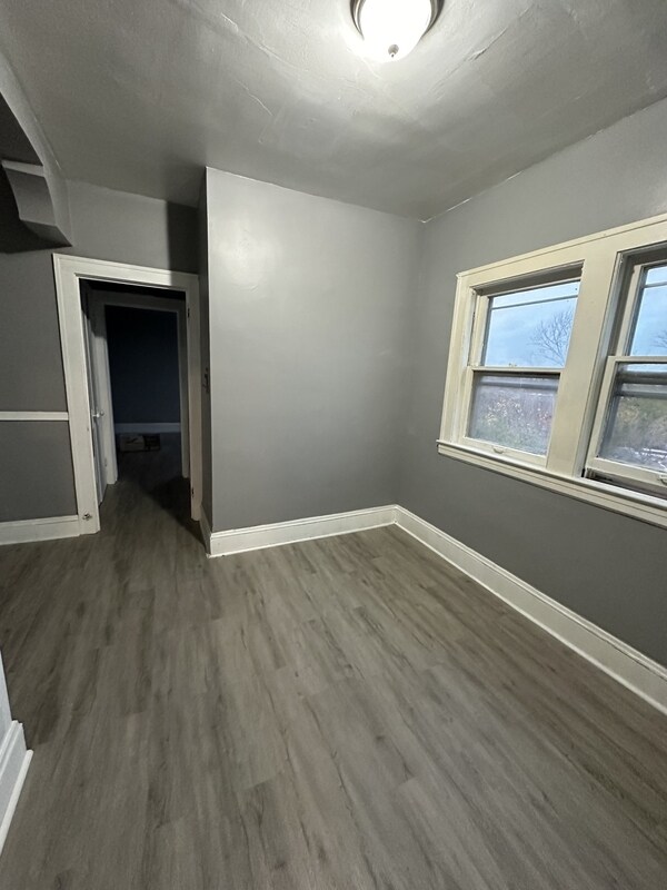 Foto del edificio - 1442 W 101st St