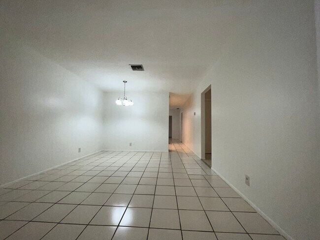 Foto del edificio - 4171 NW 110th Ave