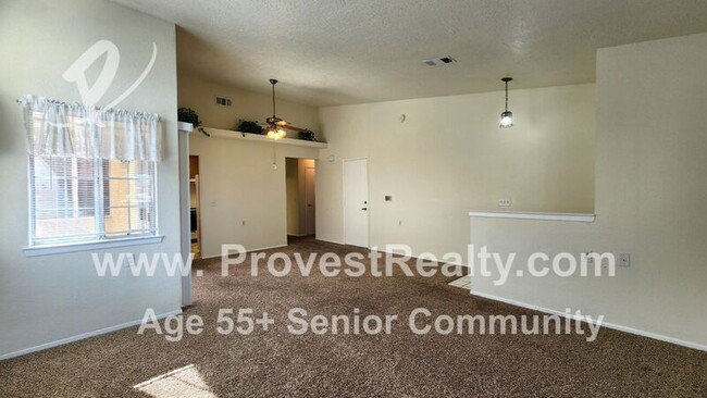 Foto del edificio - 15801 Cedarwood Pl