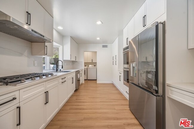 Building Photo - 1708 Clear View Dr