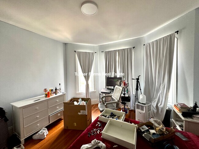 Foto del edificio - 785 Columbia Rd