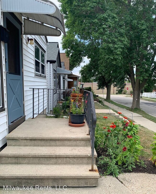 Foto del edificio - 2 br, 1 bath House - 1821 E. Euclid Ave