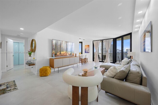 Building Photo - 20191 E Country Club Dr