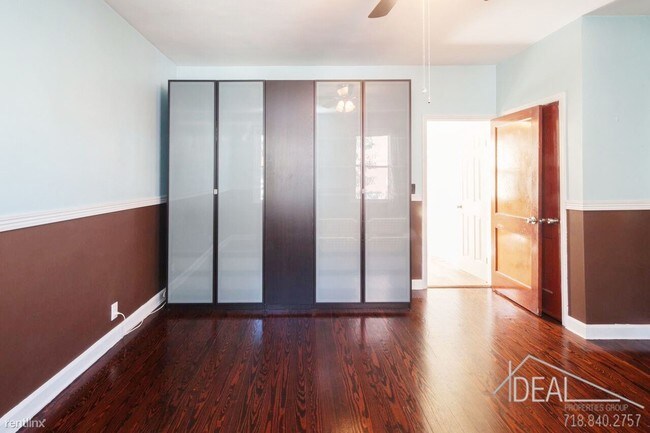 Foto del edificio - 122 8th St
