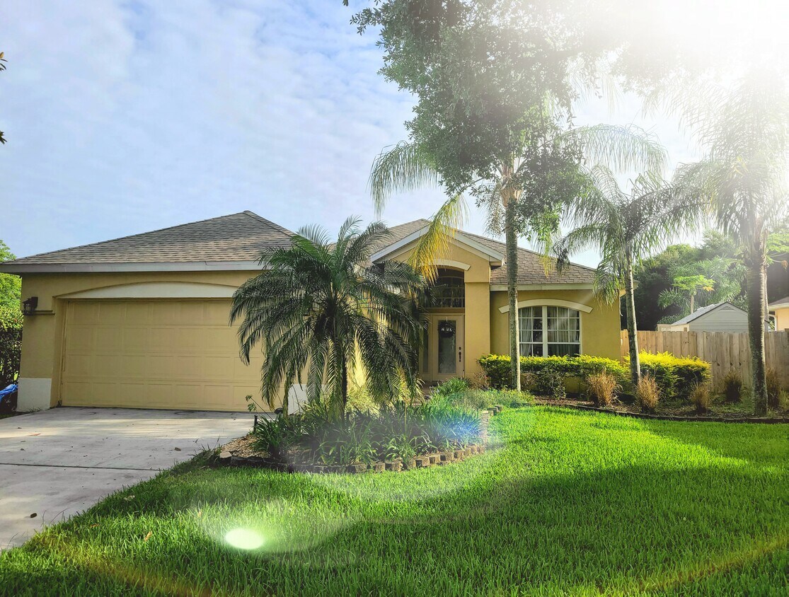 Primary Photo - 370 Carriage Way Ct