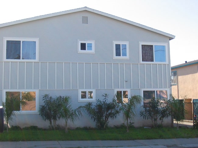 Alternate Building View 4 - 1315 Puls St