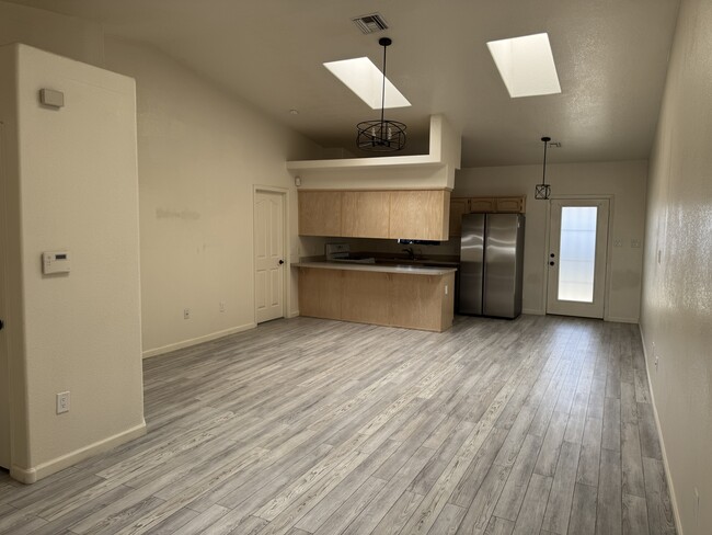 Building Photo - 11377 S Kingman Ave