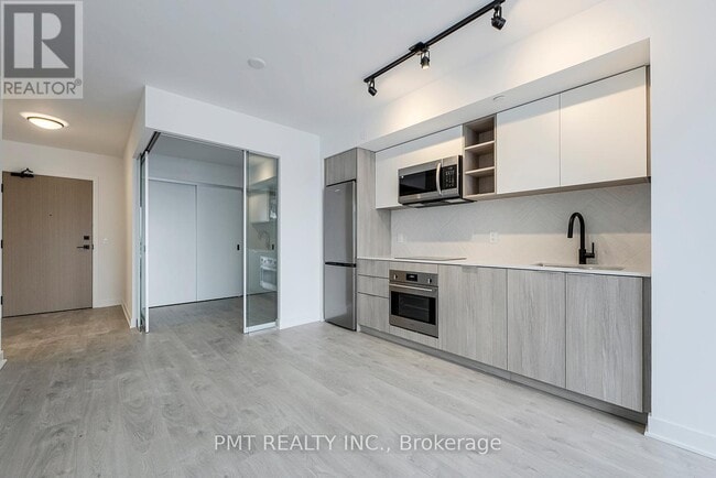 Building Photo - 36 Zorra St