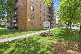 Building Photo - Sun Crest Tower Apartments