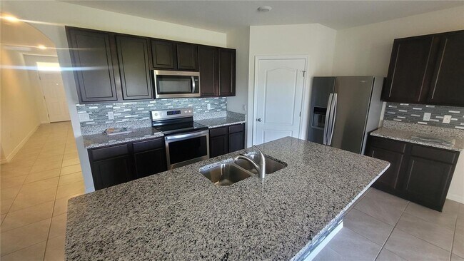 Foto del edificio - 1128 Fox Path Rd