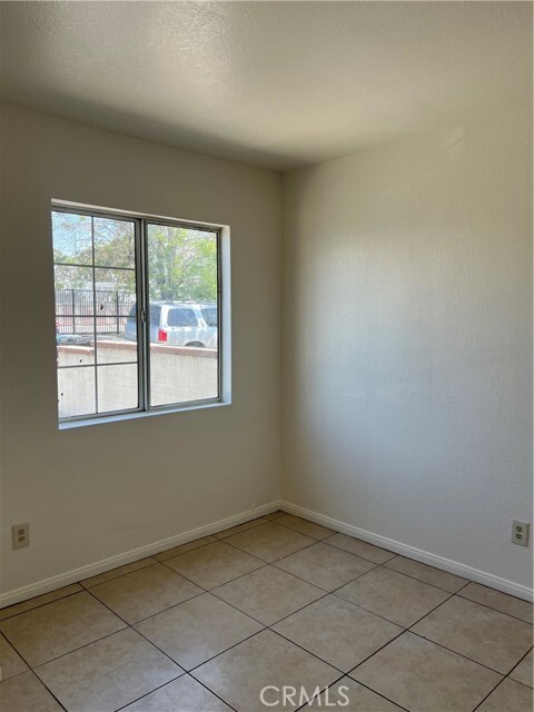 Foto del edificio - 8118 3rd St
