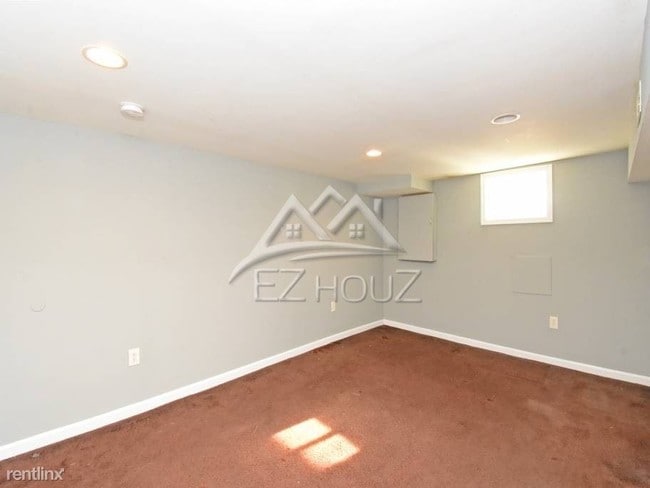 Building Photo - 3 br, 1.5 bath Apartment - 438 N Linwood Ave