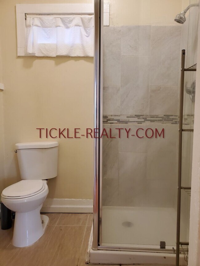 Foto del edificio - 103 Troup St