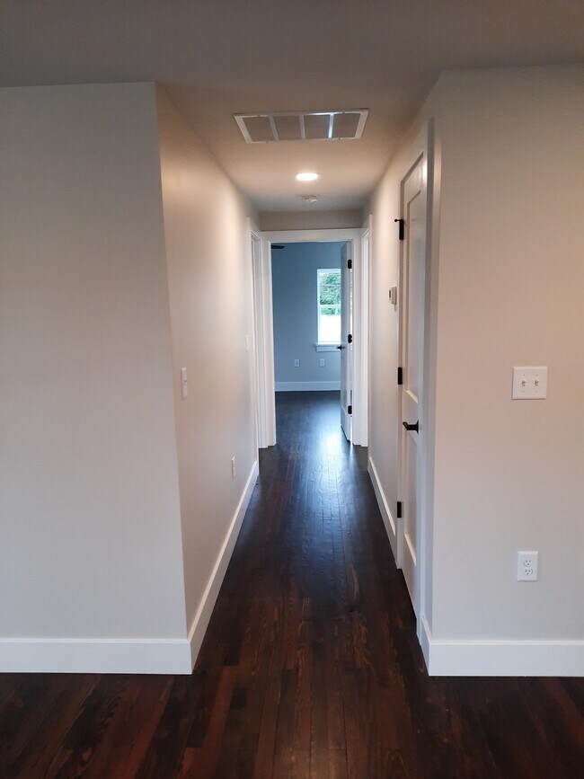 Building Photo - 2815 Willow Street Pike