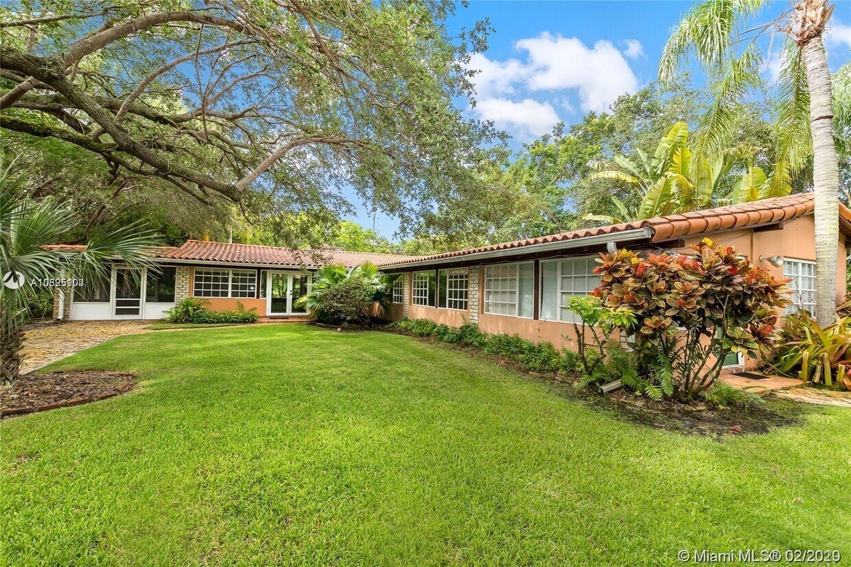 Foto principal - 5907 SW 80th St