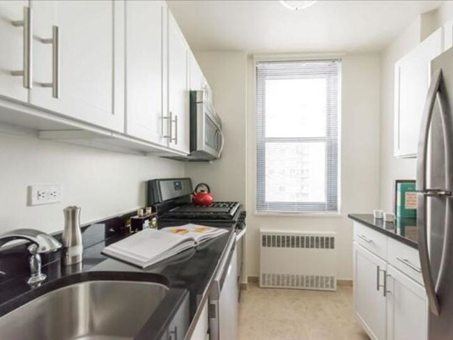 Foto del edificio - 309 E 83rd St
