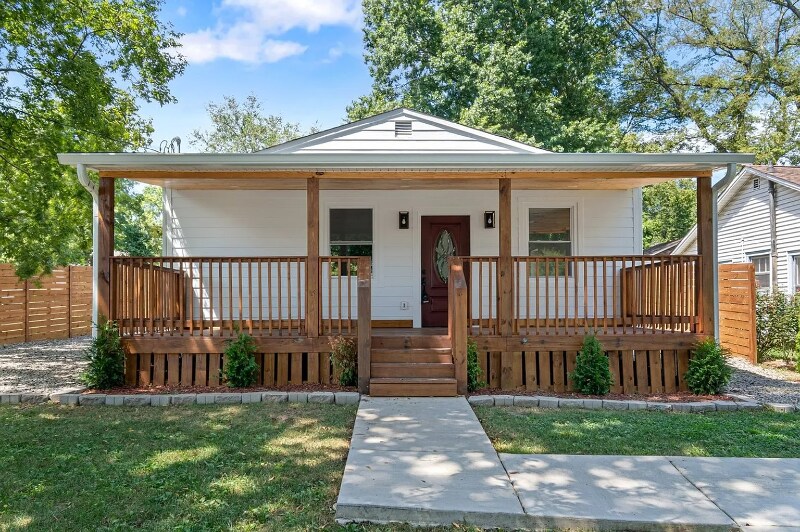 Foto principal - 2321 Foster Ave