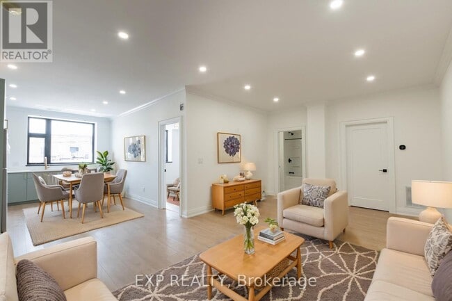 Building Photo - 16 Hincks St