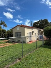 Building Photo - 1700 SW 14th Terrace