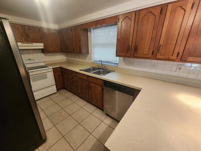 Cocina - 7615 Tyson Dr
