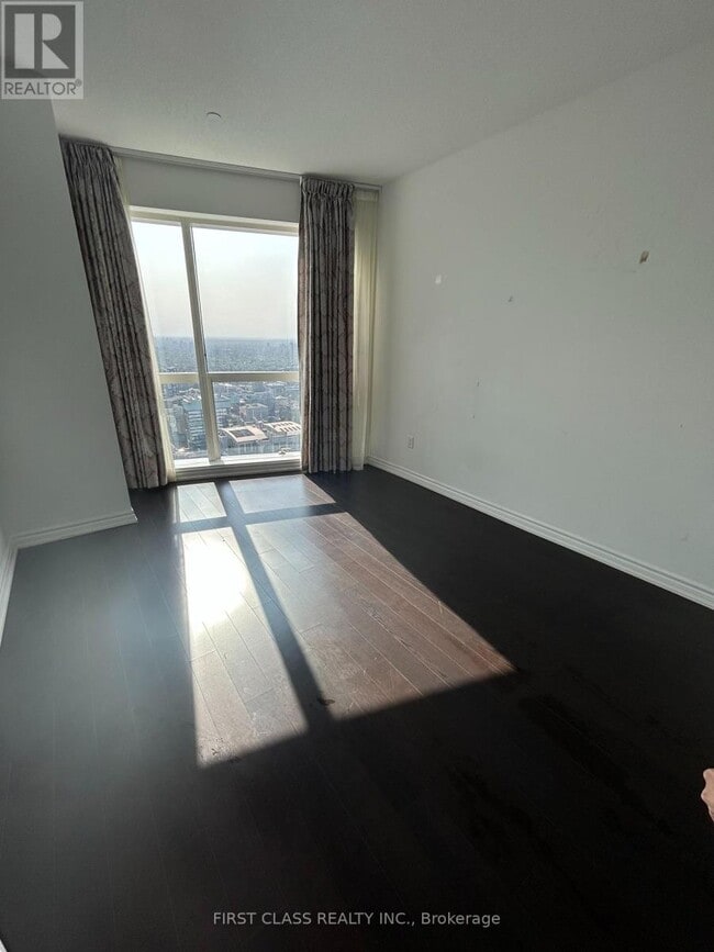 Photo du bâtiment - 386-5386 Yonge St
