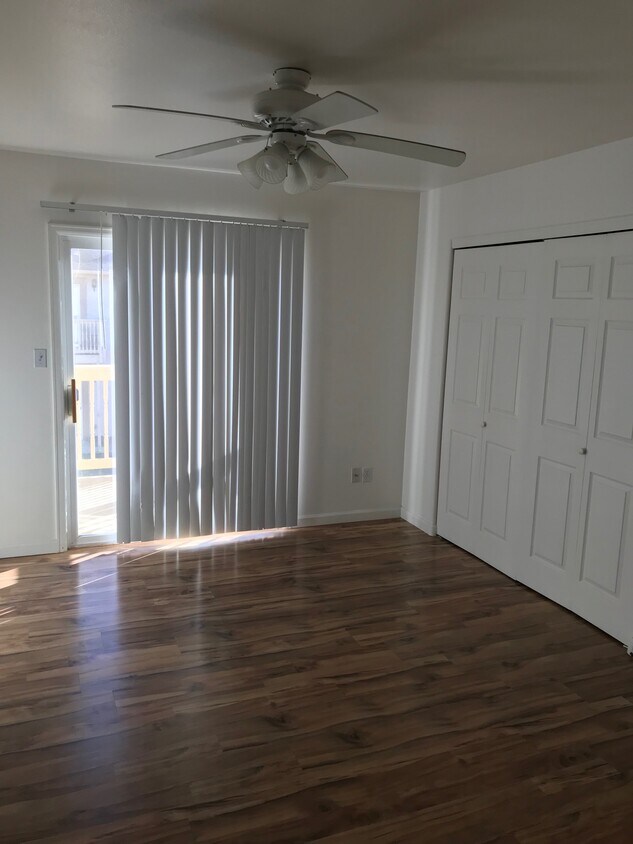 Master Bedroom - 492 Coronado Way