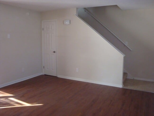 Foto del edificio - 1327 W 37th St