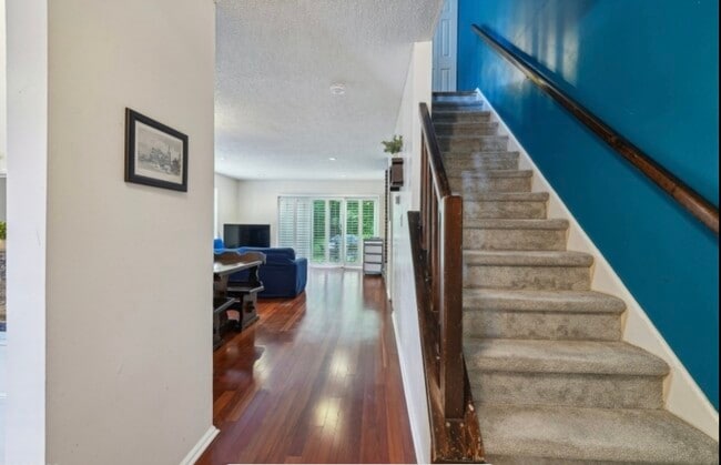 Building Photo - 259 Penns Way