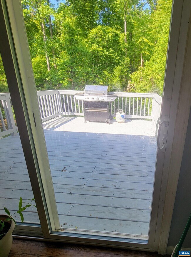 Foto del edificio - 2751 McElroy Dr