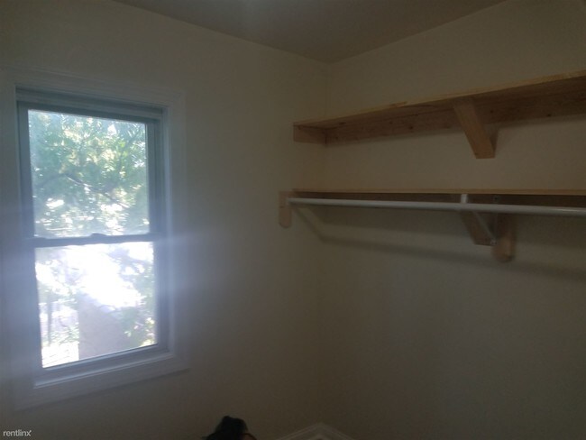 Building Photo - 8029 S Vernon Ave