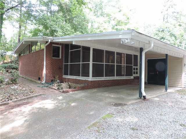 Primary Photo - 310 N Estes Dr