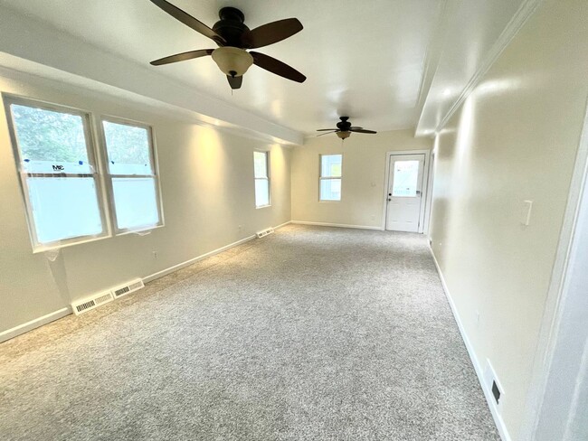 Building Photo - South Omaha Bungalow