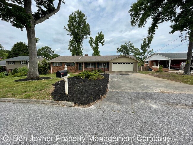Foto del edificio - 4 br, 2.5 bath House - 5 Ramblewood Lane