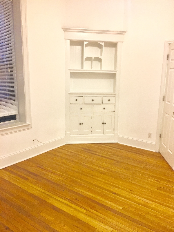 Building Photo - 1916 N Lincoln Park W