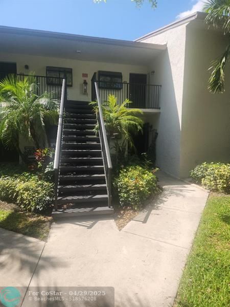 Building Photo - 1242 S Military Trail