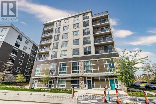 Building Photo - 275 Larch St
