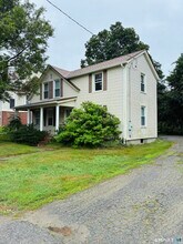 Building Photo - 633 Norwich Rd