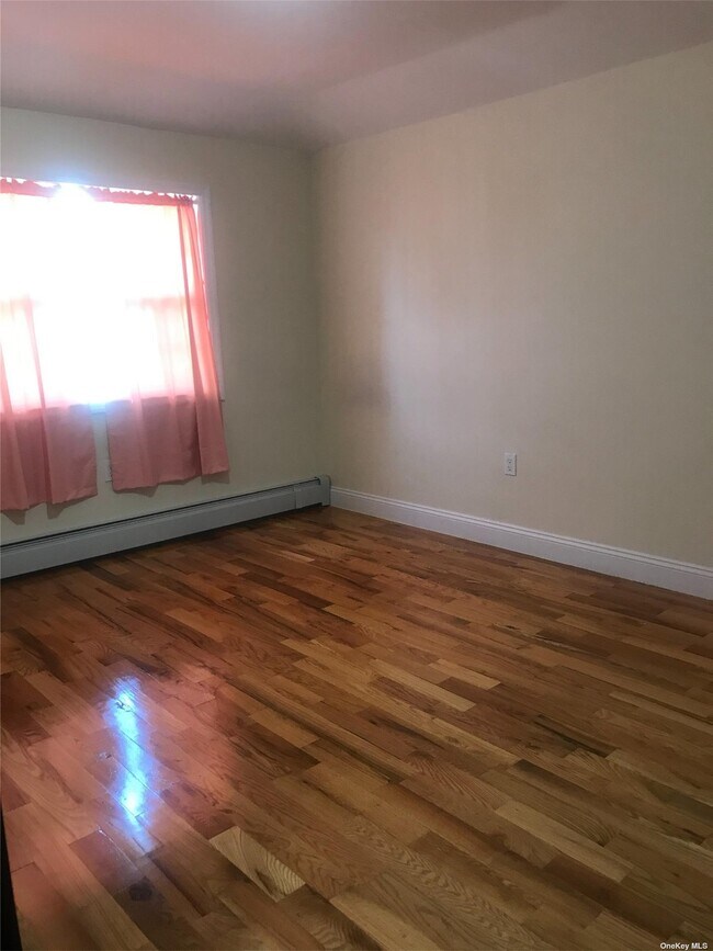 16443 75th Rd Unit 2FL, Queens, NY 11366 Room for Rent in Queens, NY
